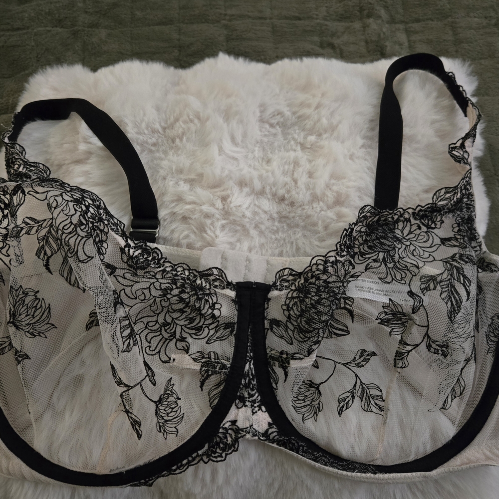 Elegant Black Lace Bra